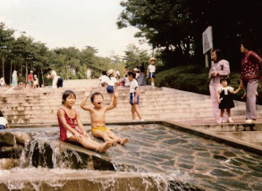 これどこかな～。森林公園っぽいな。