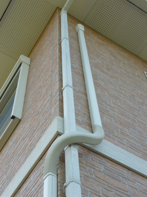 エアコン設置時の配管って気になりますか 七尾のマジメシャチョー 明星光紀